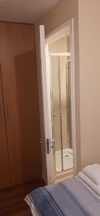 Delightful Home Stay - Double Ensuiteroom. Glasgow Eksteriør billede