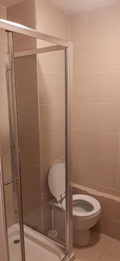 Delightful Home Stay - Double Ensuiteroom. Glasgow Eksteriør billede